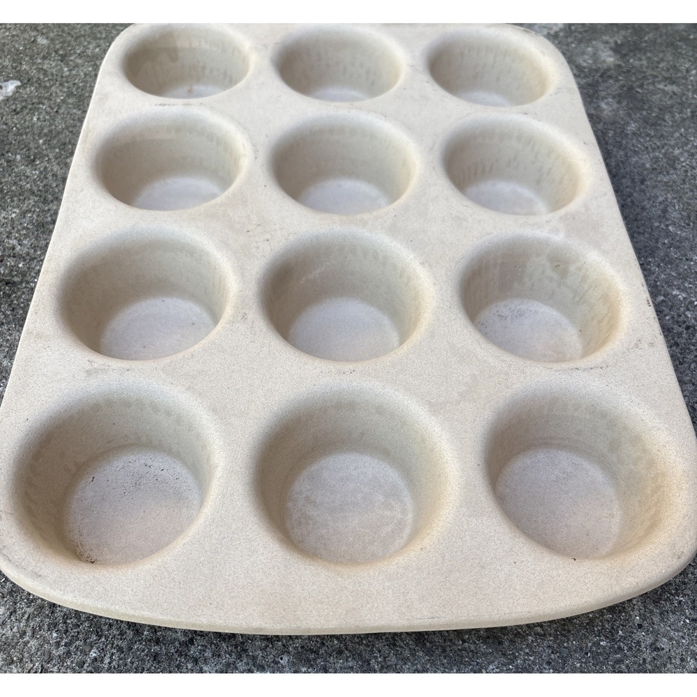 The Pampered Chef Family Heritage Stoneware 12 Cupcake Muffin Pan Baking Stone - Picture 11 of 11